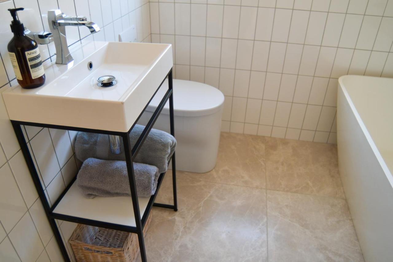 Luxury Croft Templepatrick Near Airport Rabbit And Hilton Hotel ภายนอก รูปภาพ